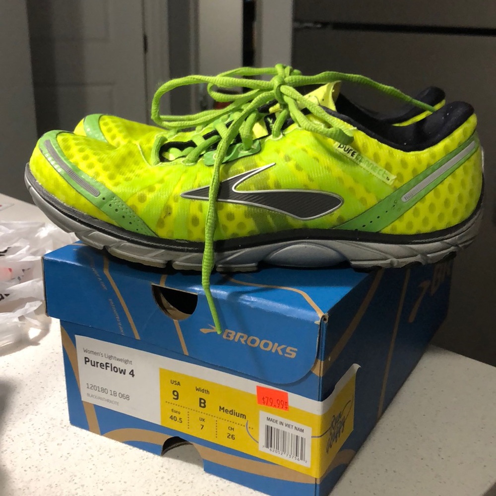 Women’s Brooks Running Shoes Size 9